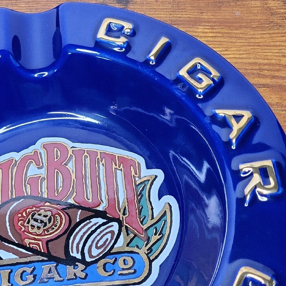 Blue Ashtray - Picture 5 of 13